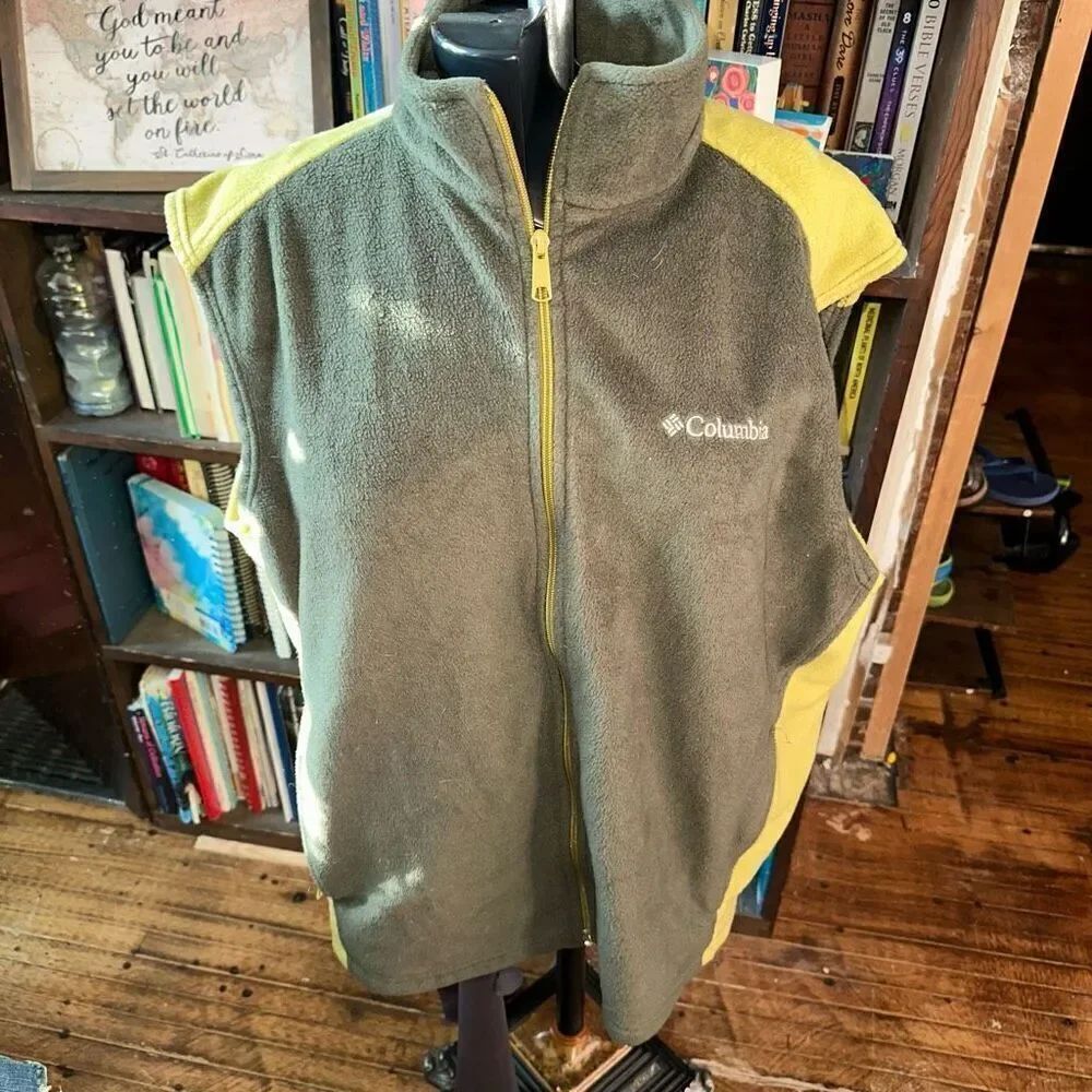 Columbia olive green two tone fleece XL gorpcore vest